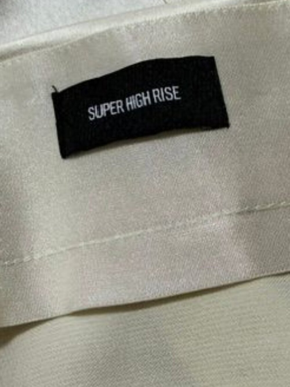 Express Ivory Satin Super High Rise Adjustable Buckle Hem Cargo Pant Sz 12 Long - Picture 14 of 16